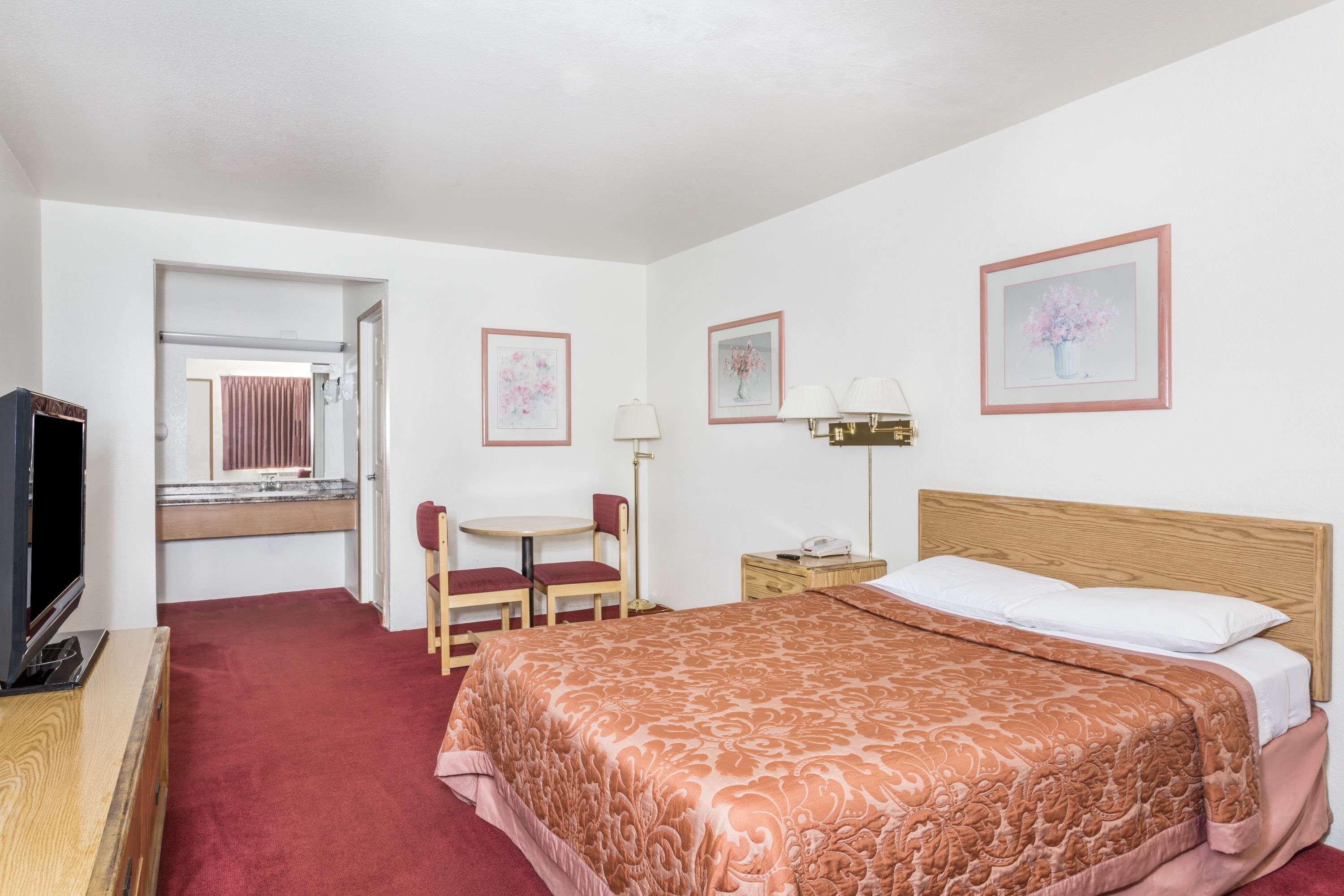 Super 8 By Wyndham Phoenix Metro North Luaran gambar