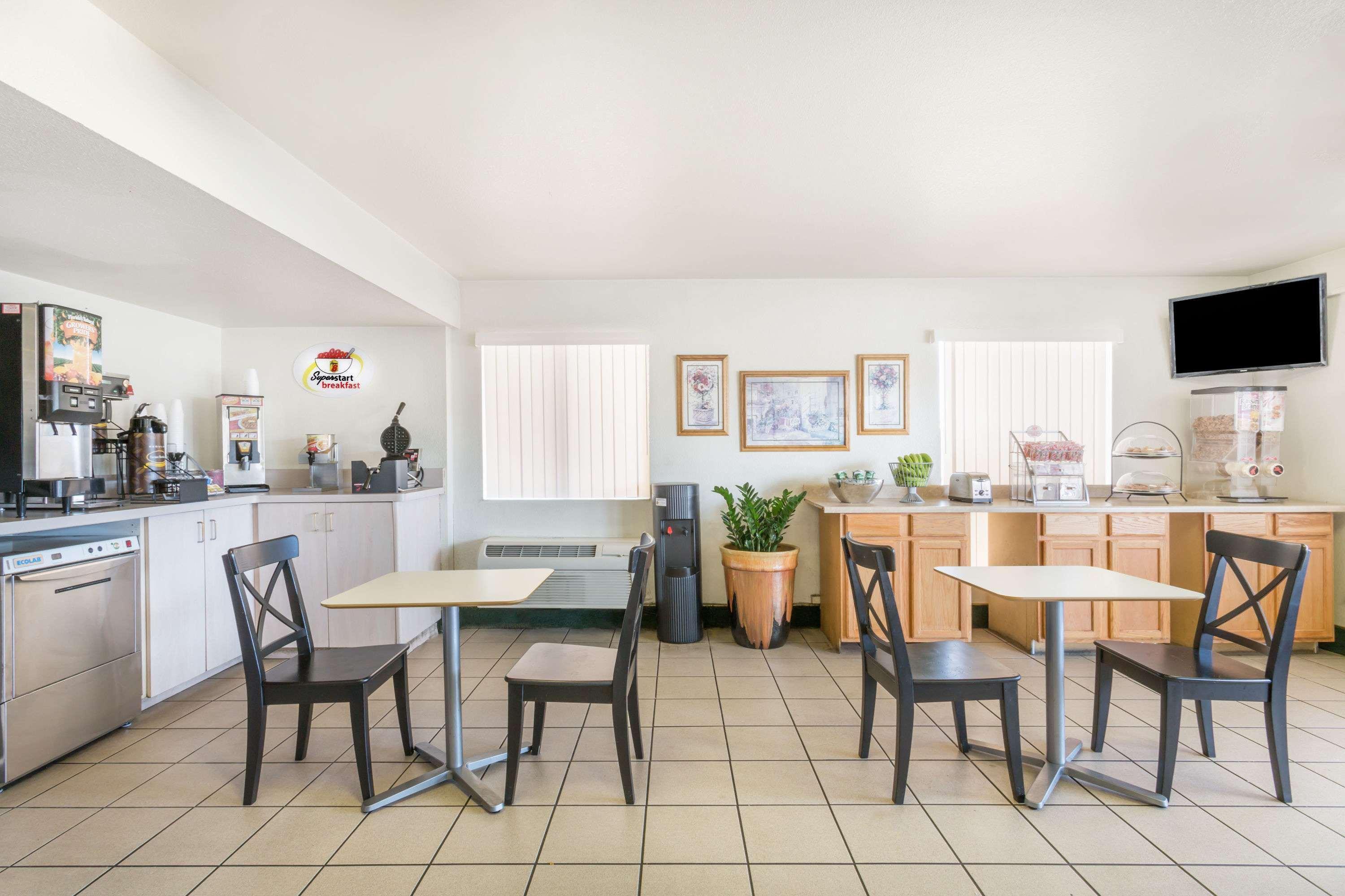 Super 8 By Wyndham Phoenix Metro North Luaran gambar